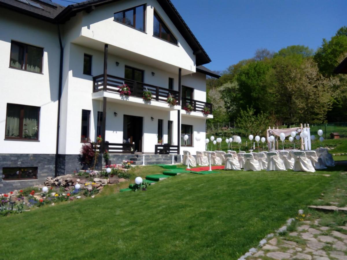 Hotel Dragomirna Sunset Mitocu Dragomirnei Exteriér fotografie