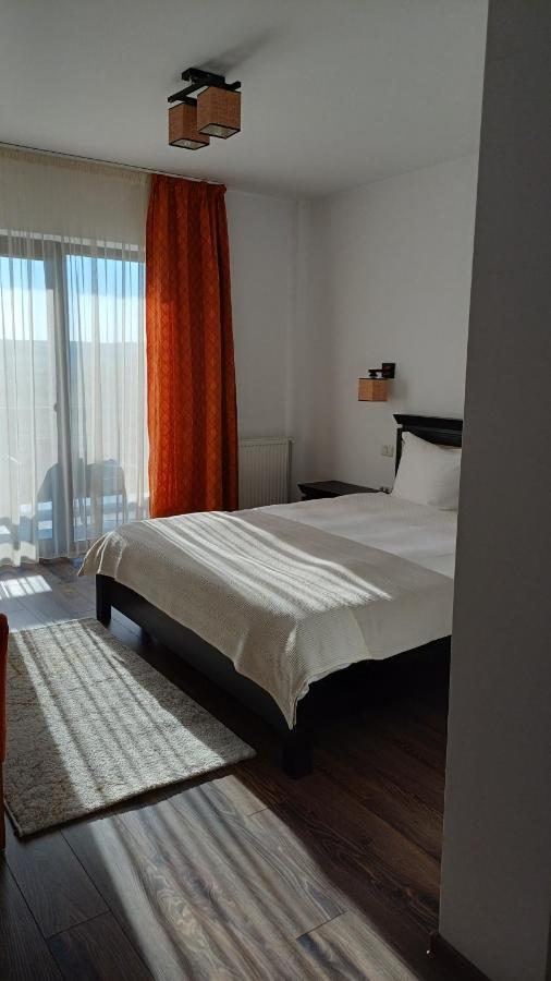 Hotel Dragomirna Sunset Mitocu Dragomirnei Exteriér fotografie